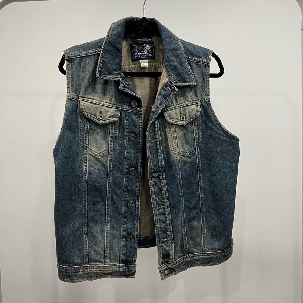 SOLD ON DEPOP/Trunk’s Diesel denim vest